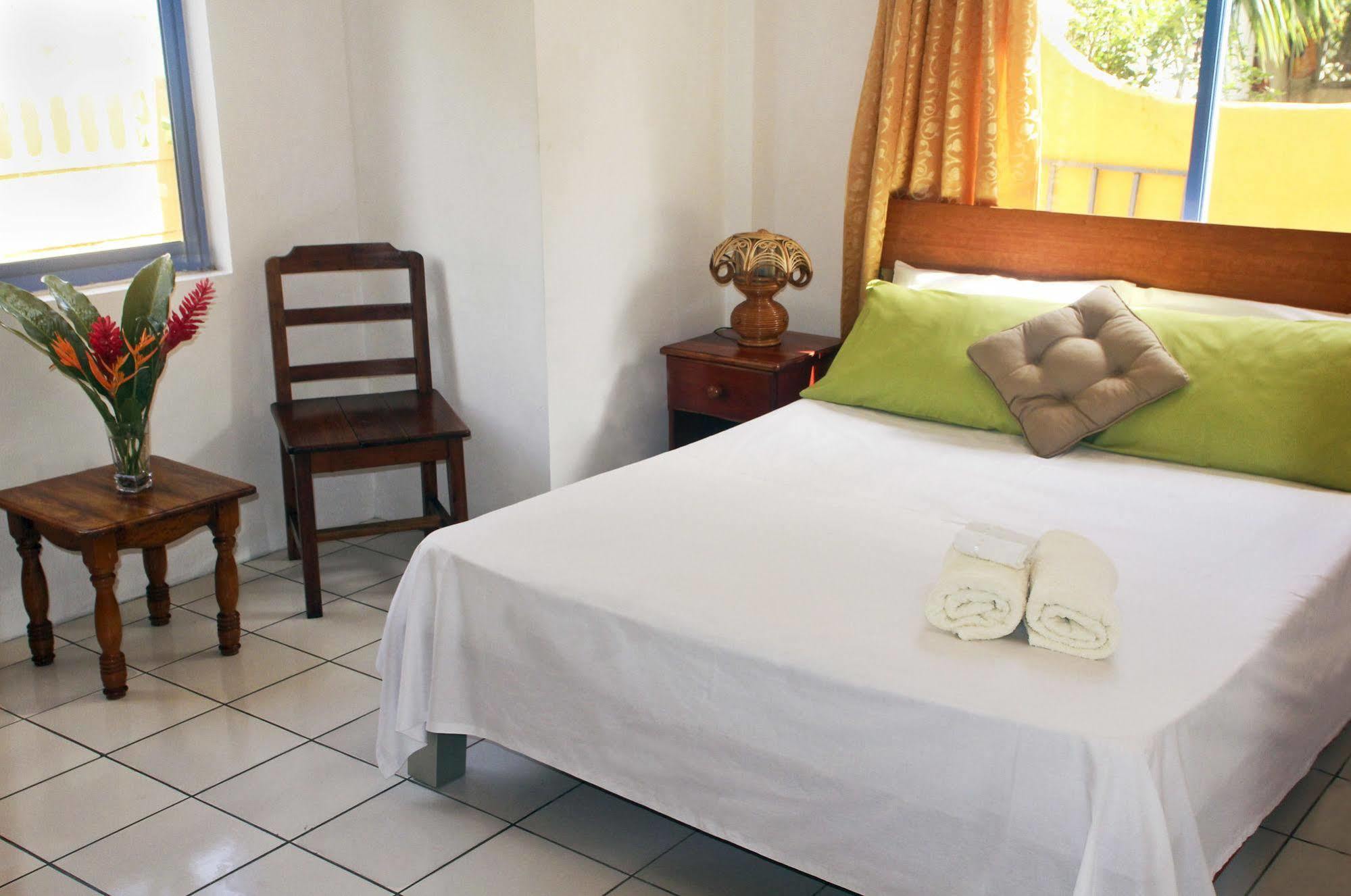 Vicky'S Holiday Apartment Beau Vallon  Exterior foto
