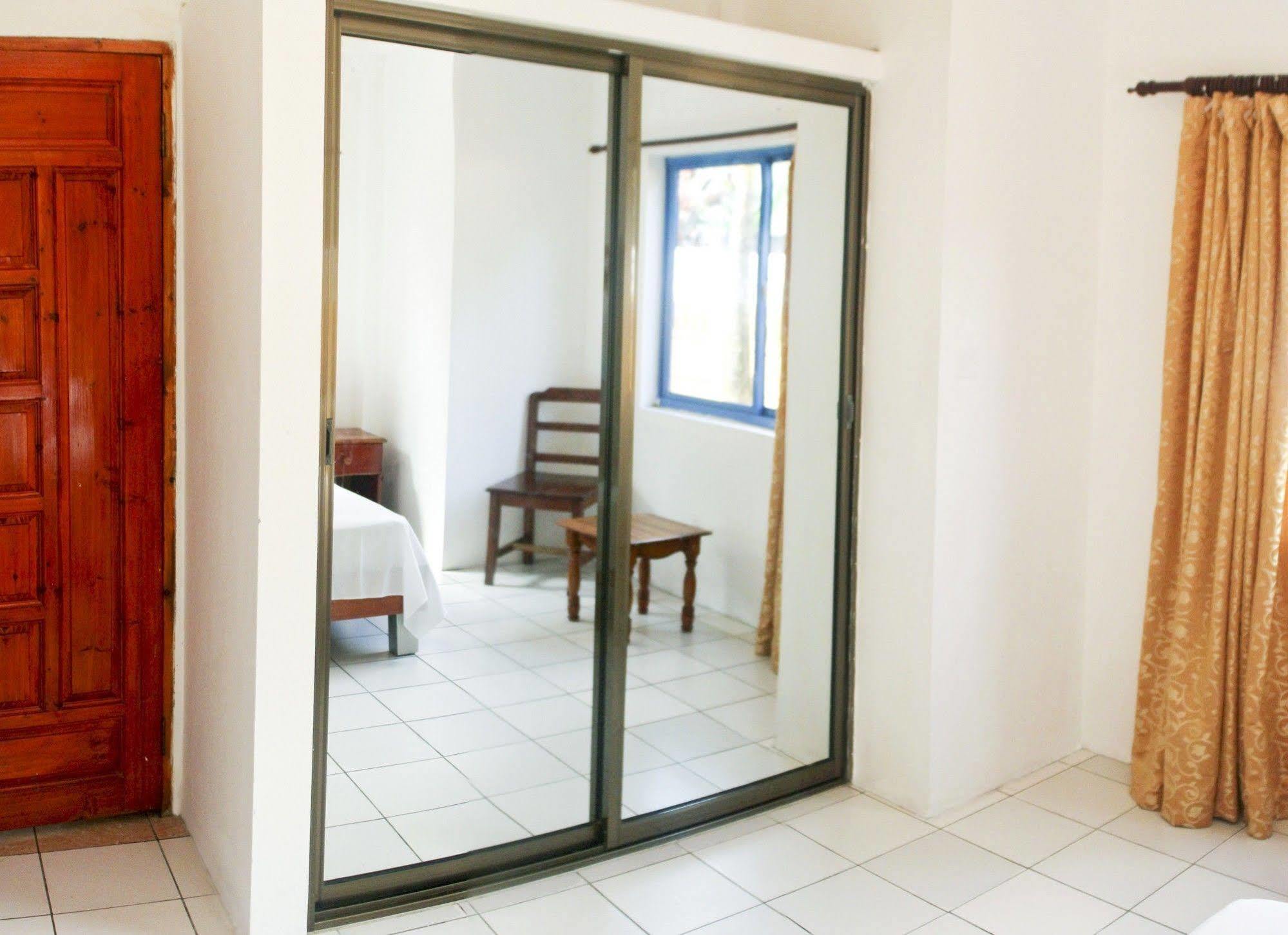 Vicky'S Holiday Apartment Beau Vallon  Exterior foto
